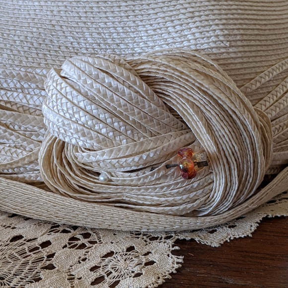 Vintage Woman's 1960's Straw Hat - Picture 3 of 4